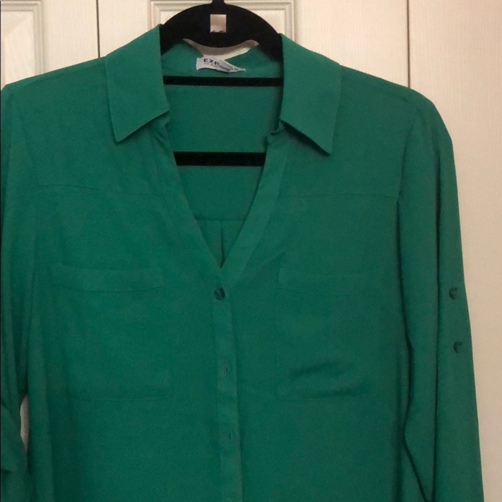 Express portfolio shirt size small green